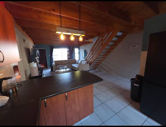 4 BEDROOM CLUSTER FOR SALE IN POMONA